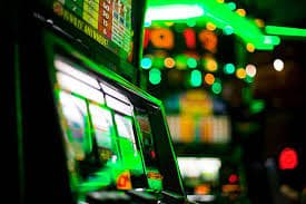 Suasana permainan Live Casino dengan dealer asli di fin4d